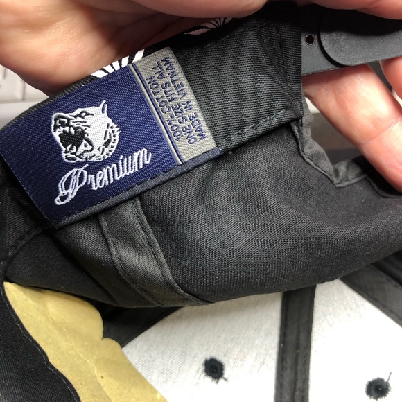 Baseball Cap - Picture 6 of 7